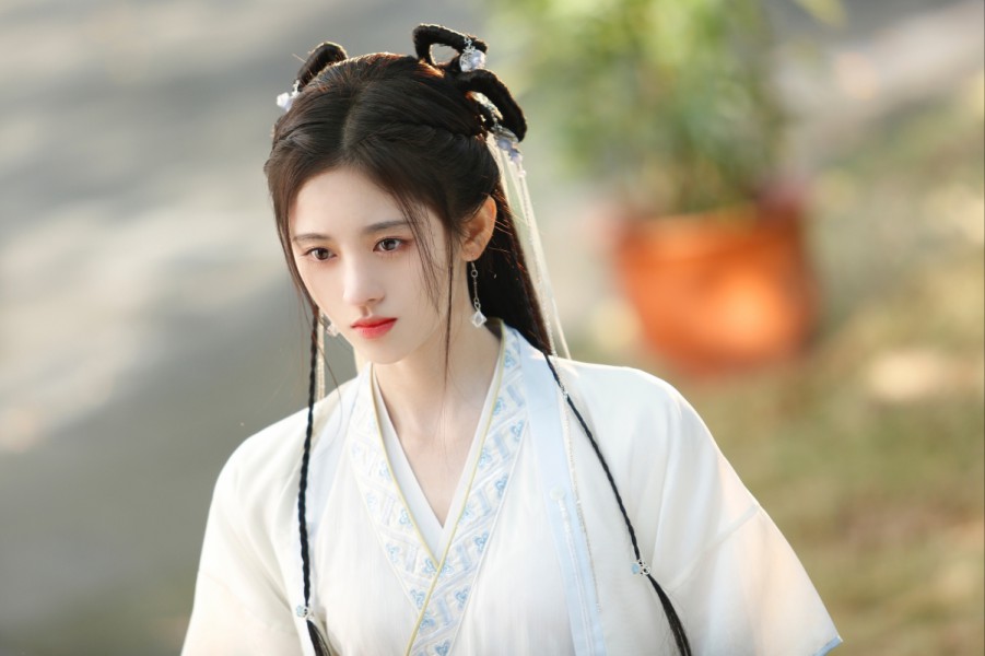 美女被咬的小头头截图2